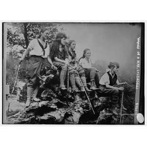  Women hikers,L.A.,Calif.