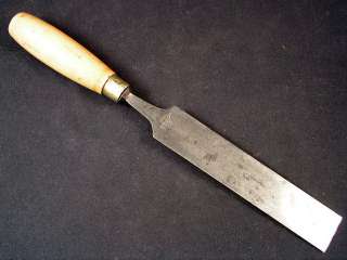 GOOD, LARGE, 1 1/2 BEVEL EDGED PARING CHISEL WITH BOXWOOD HANDLE BY 