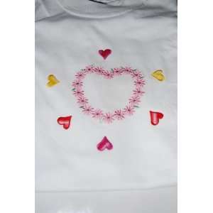    Embroidered Heart T love is all around Adult S 