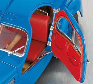 CMC 1/18 Bugatti Typ 57 SC Atlantic Coupe 1938 Blue CMC 083 Brand New 
