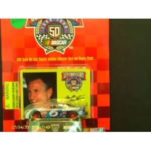  Racing Champions 164 #6 Mark Martin Stock Car and Stand 