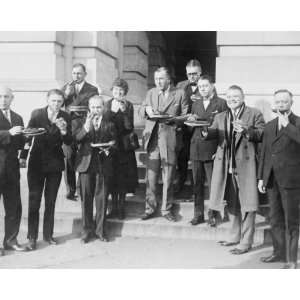  1926 photo Members of Congress posed, eating pie, left to 