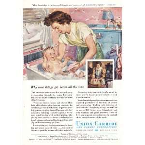 1947 Ad Union Carbide Mom gives the Baby a bath Original Vintage Print 