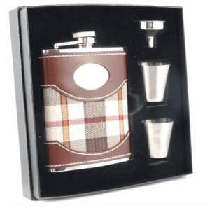 New   Braw Plaid and Brown Leather 6oz Deluxe Flask Gift Set   VSET38 