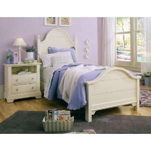   Bed by Vaughan Bassett   Creamy White (BB17 338R)