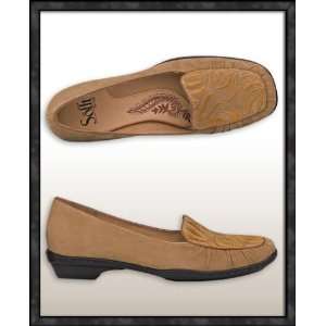  Sofft Heidi Embroidered Suede Tan 9N Slip On Shoe 