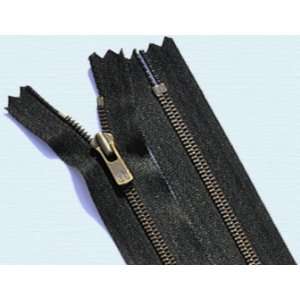   Closed Bottom (Special) ~ 580 Black (1 Zipper/pack) Arts, Crafts