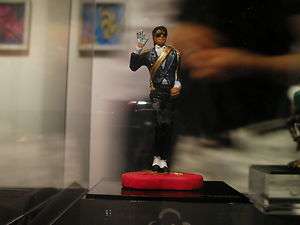   JACKSON Crafted mini statue   Smiled and Waved Michael. + case  