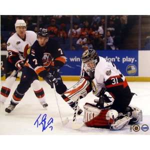 Trent Hunter New York Islanders   Shot on Goal vs. Senators   8x10 
