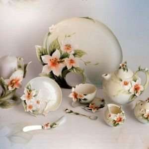   Porcelain Bee & Apple Blossom flower Design Plate