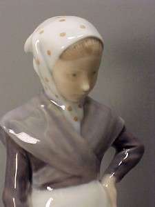 Vintage ROYAL COPENHAGEN Goose Girl Figurine #528 MINT  