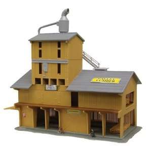 Model Power N Scale Lumber Yard Assembled Building Toys 