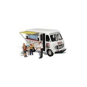    AS5541 Woodland Scenics HO Ikes Ice Cream Truck Toys & Games