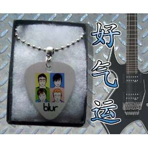  Blur Metal Guitar Pick Necklace Boxed Electronics