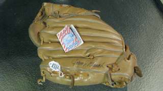 Johnny Bench Autograph on Wilson Japan Pro A2125 Glove  