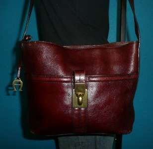 We are selling many more Great vintage bags, and other items this week 