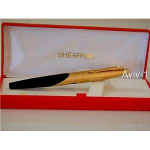  SHEAFFER INTRIGUE GOLD ON BLACK ROLLERBALL PEN 611 1 NEW 