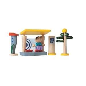  Plan Toys Bus Stop Toys & Games