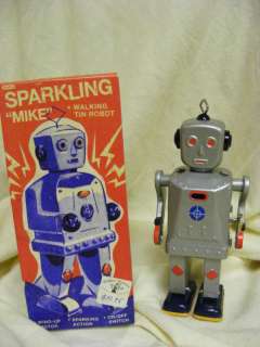   Sparkling Mike Walking Tin Robot Wind Up Toy COOL 019649222148  